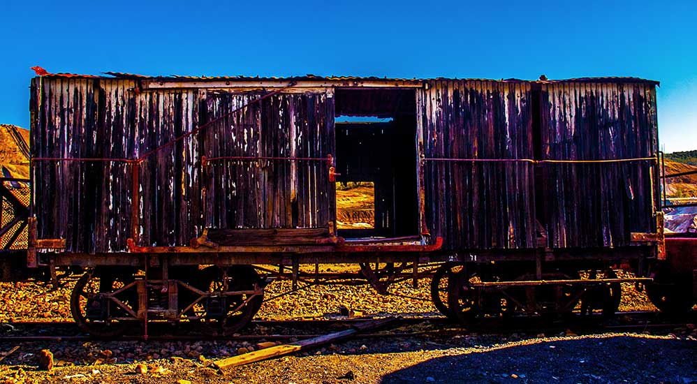 Old train cart  | Mark van Laere