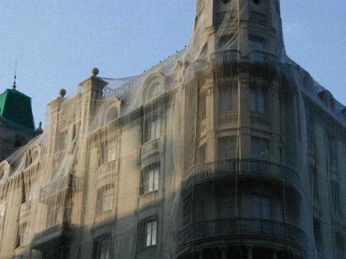 wallpaper: Gesluierd gebouw, Barcelona 