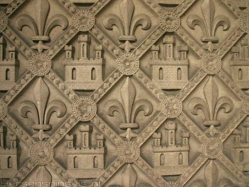 wallpaper: 'Ste Chapelle fleur de lis' - Paris Collection