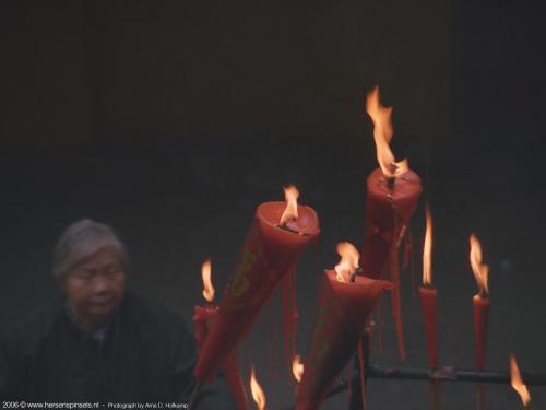 wallpaper: 'Burning candles' - Arne's Corner